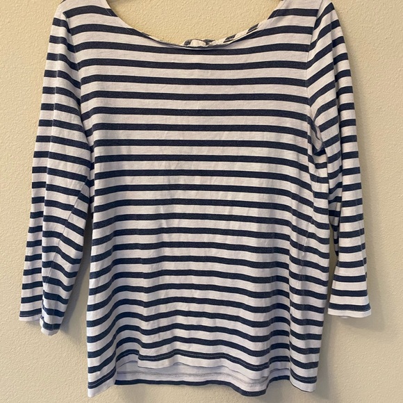 Basic J Crew tee - Picture 2 of 6